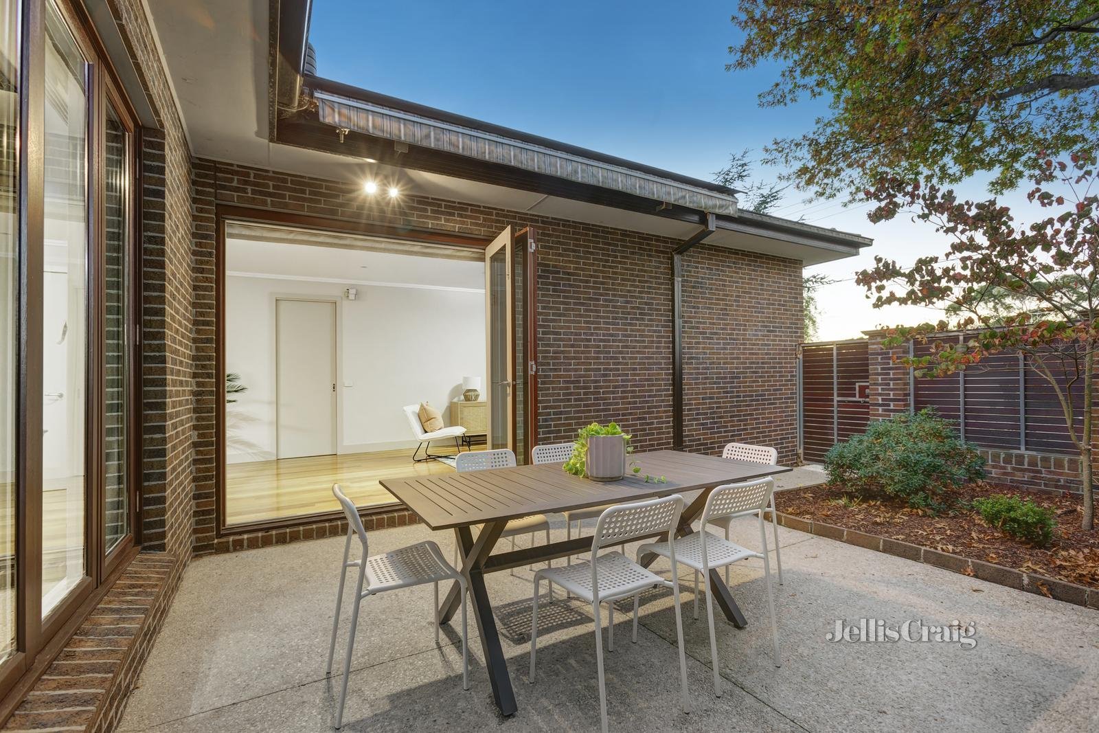 1/22-24 Winbourne Road, Mount Waverley image 10