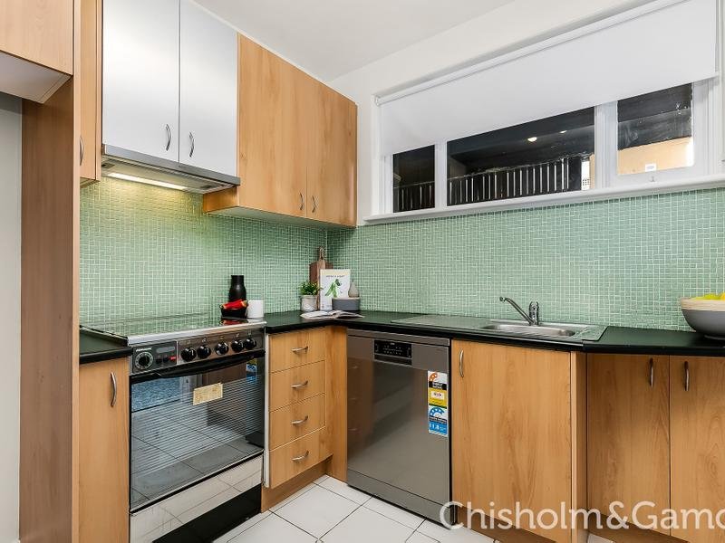 1/22 Charnwood Road, St Kilda image 3