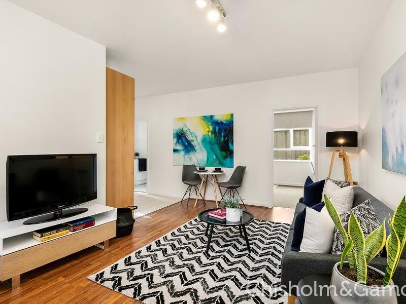 1/22 Charnwood Road, St Kilda image 4