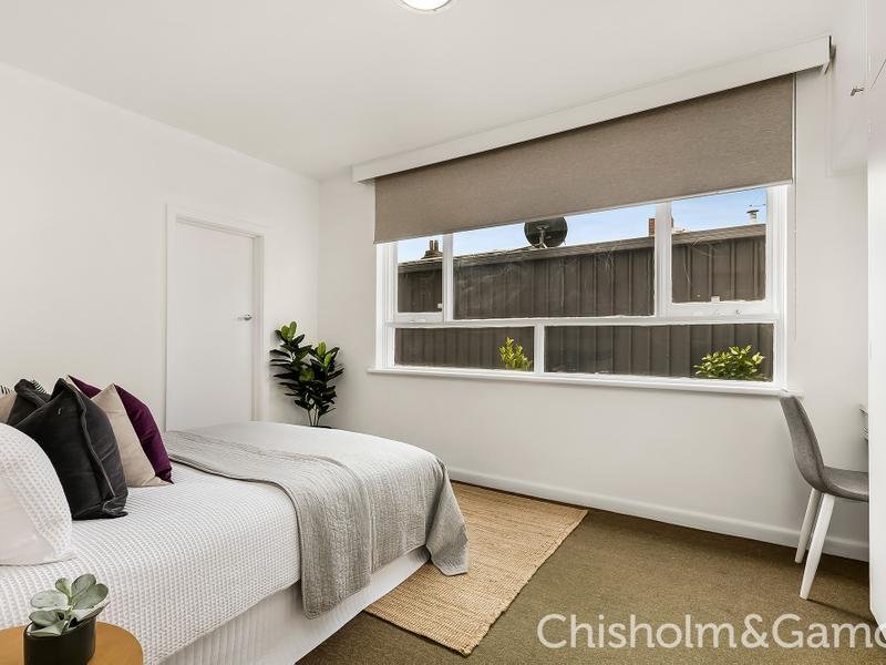 1/22 Charnwood Road, St Kilda image 5