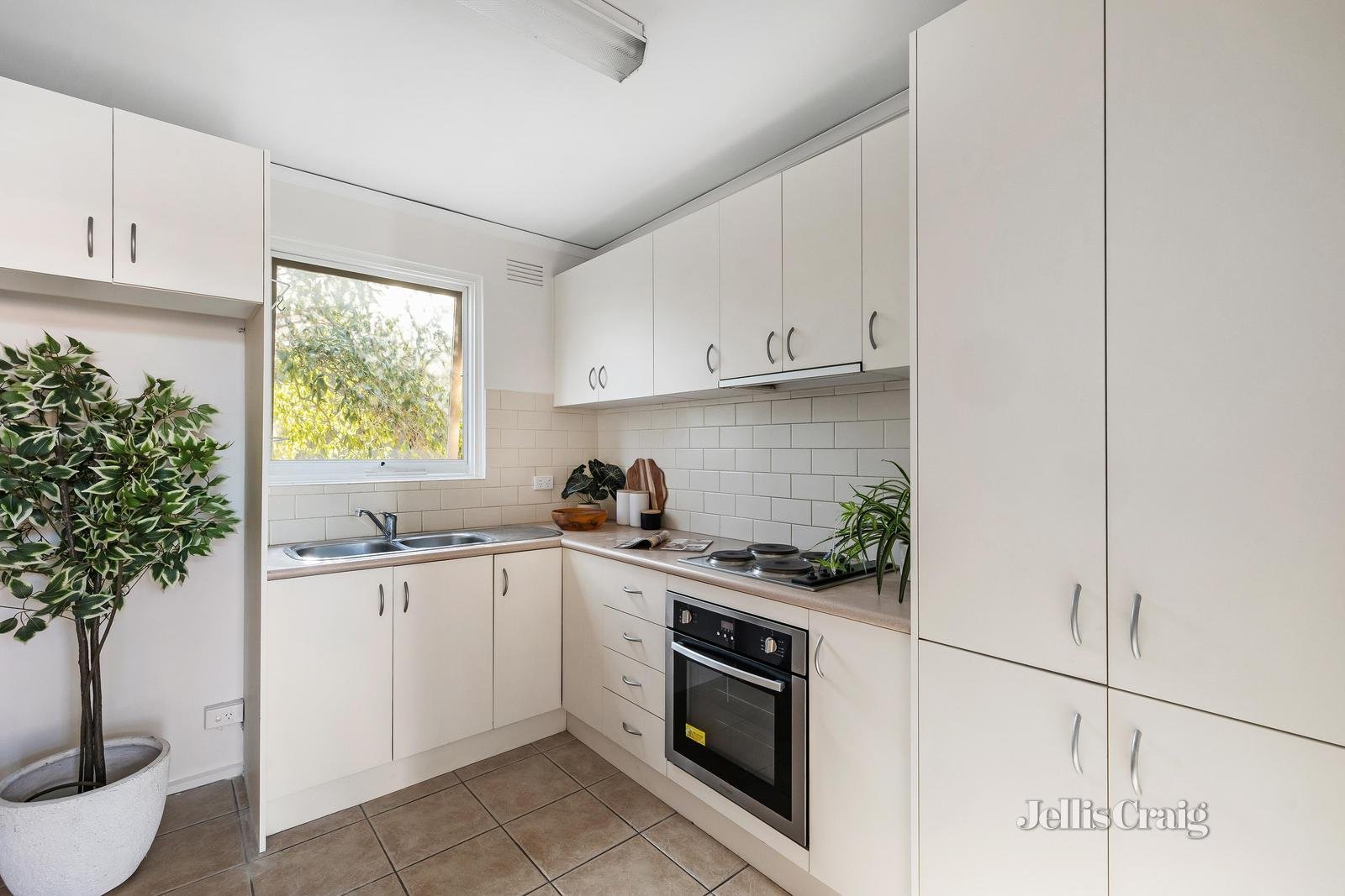 12/2 Edgar Street, Glen Iris image 3