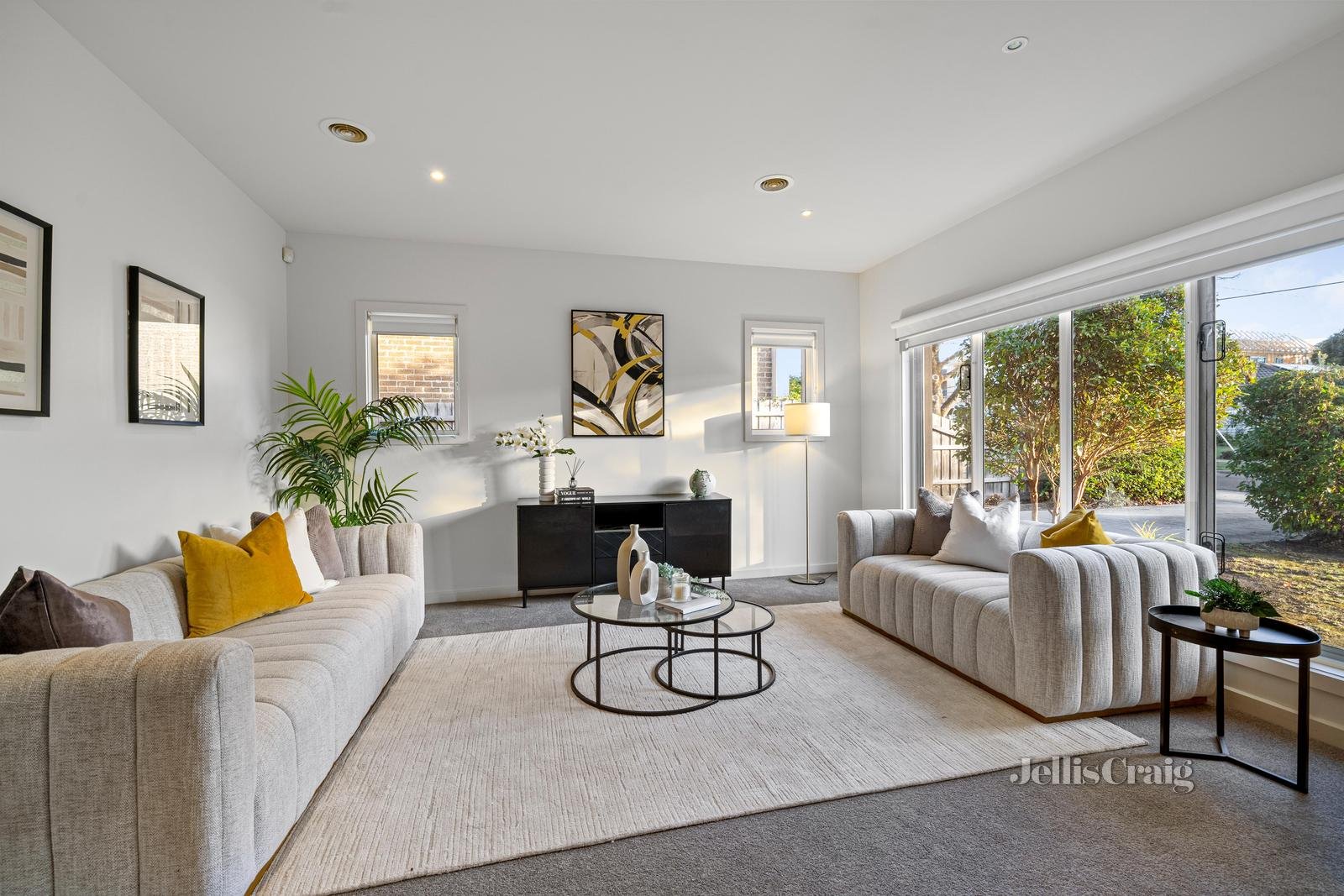 1/22 Hilton Street, Mount Waverley image 2