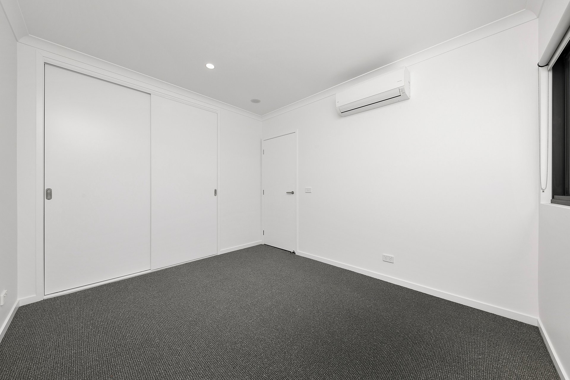 12/2 Howard Court, Clayton image 4