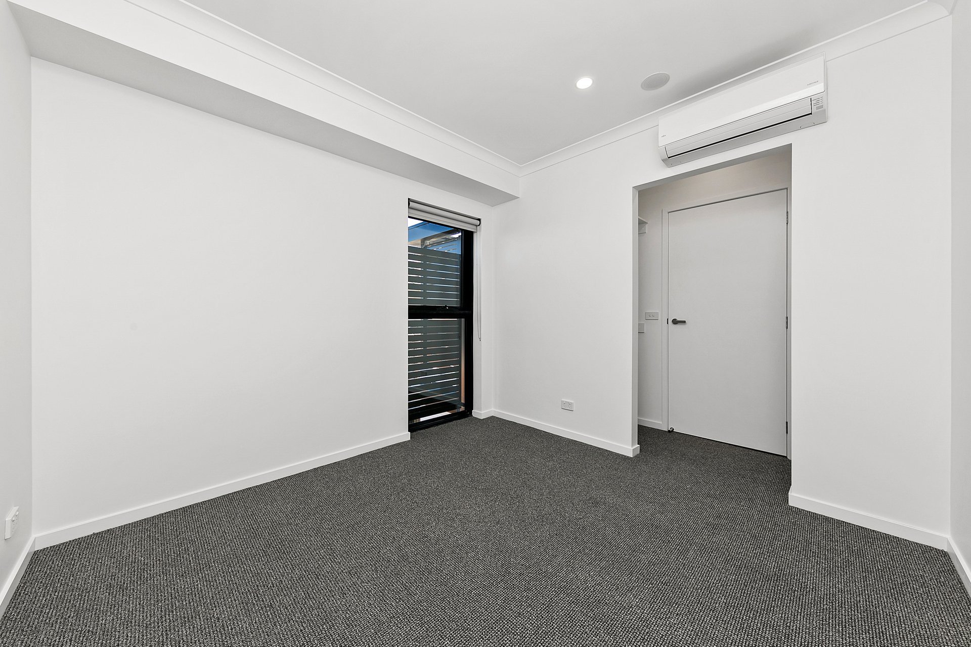 12/2 Howard Court, Clayton image 11