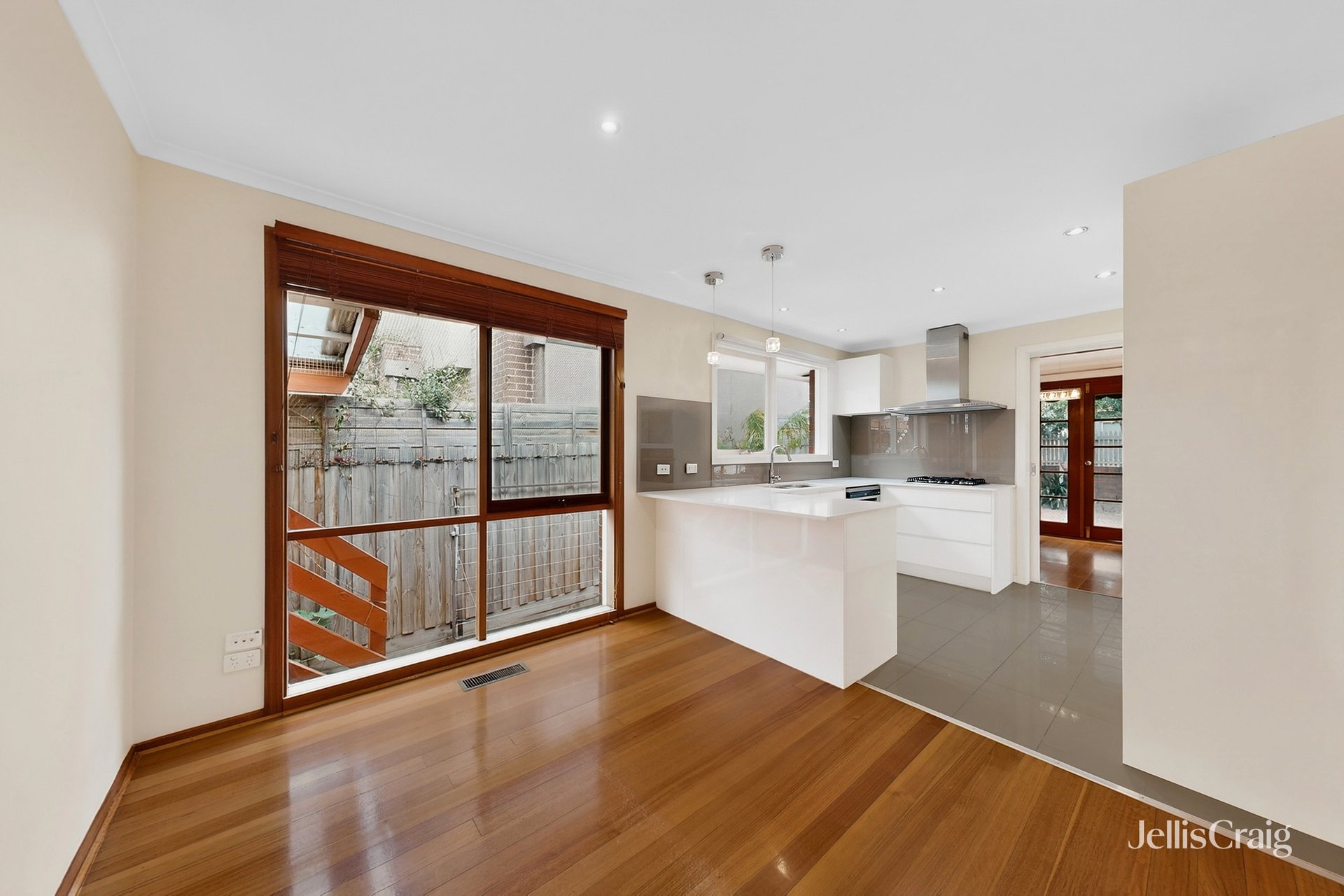 1/22 Jasper Road, Bentleigh image 4