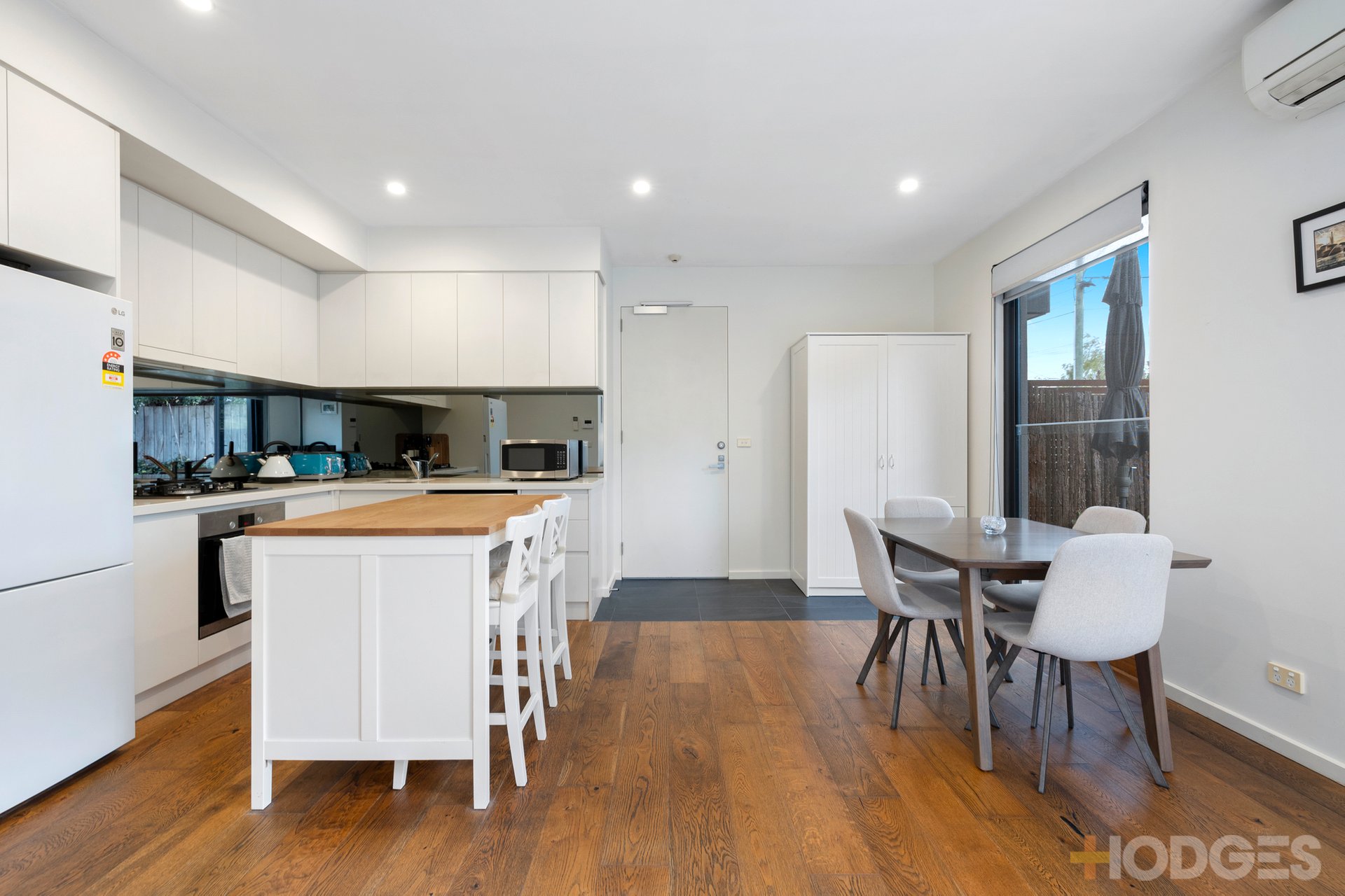 1 / 22 Kooyong Road Caulfield North