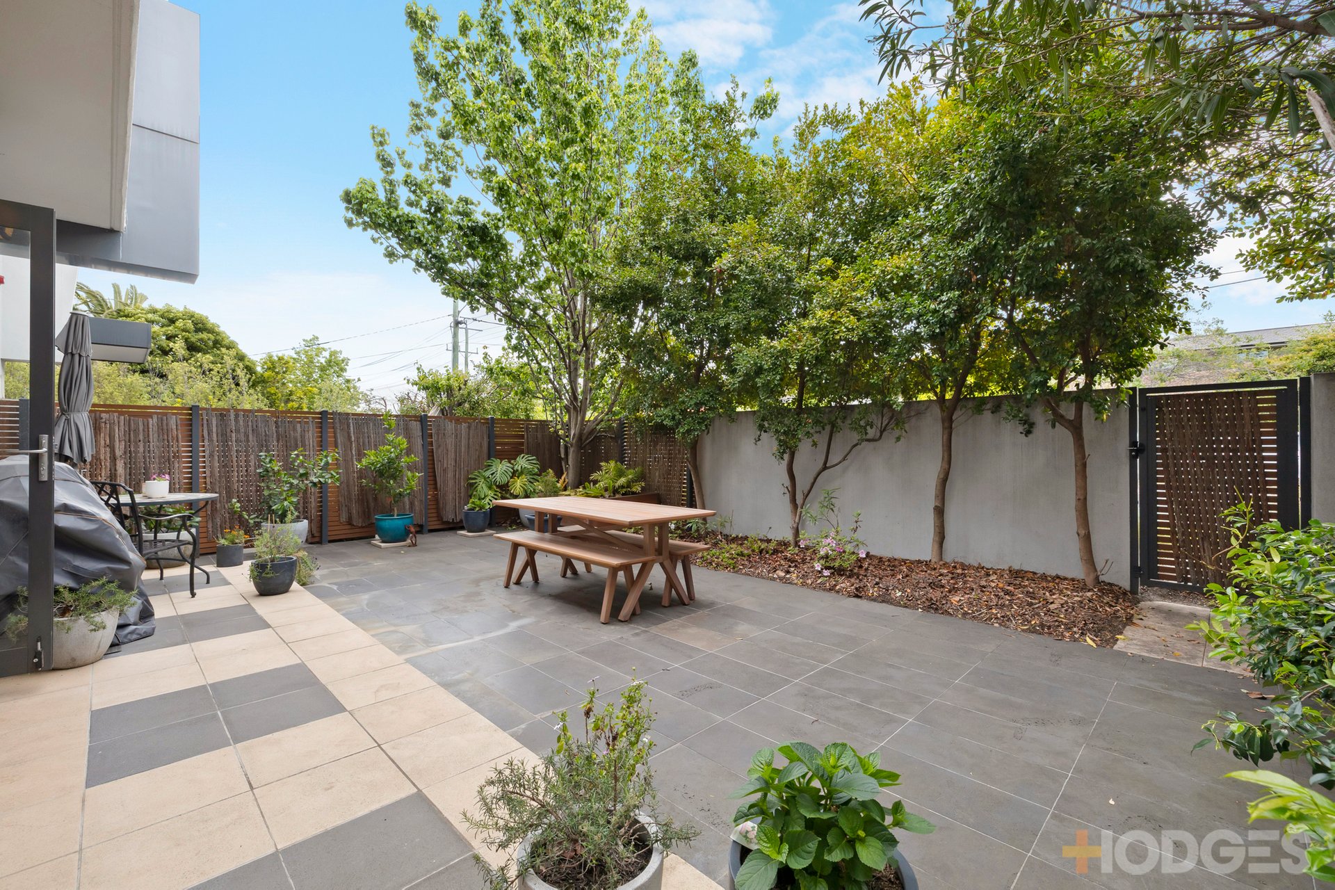 1 / 22 Kooyong Road Caulfield North