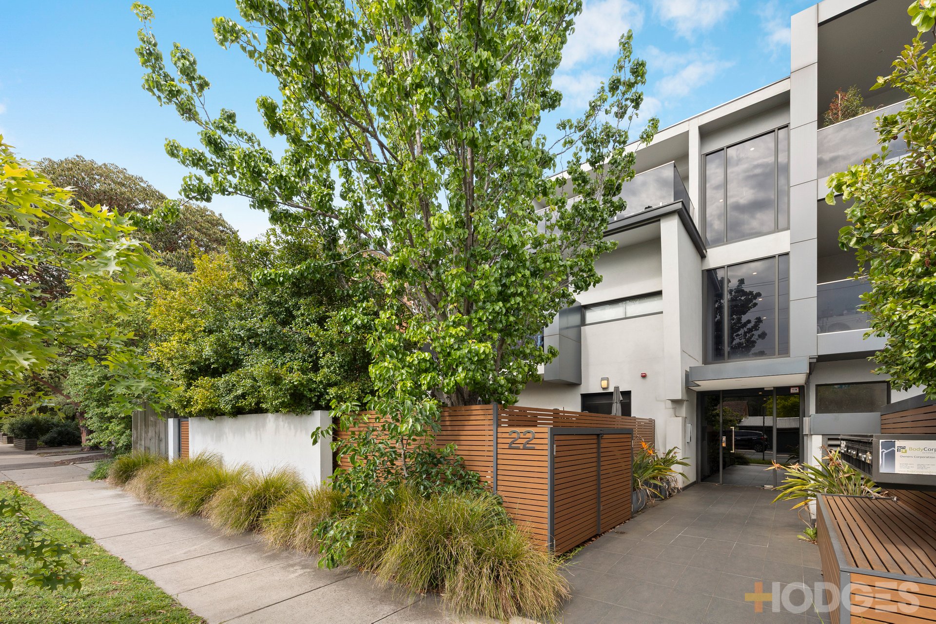 1 / 22 Kooyong Road Caulfield North