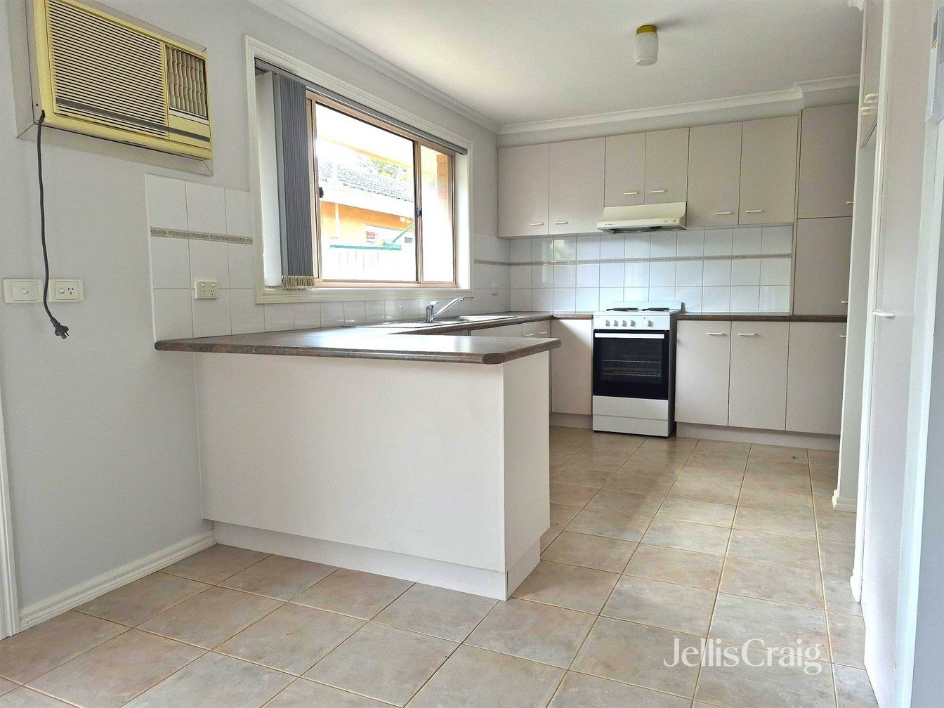 1/22 McIntyre Drive, Altona image 3