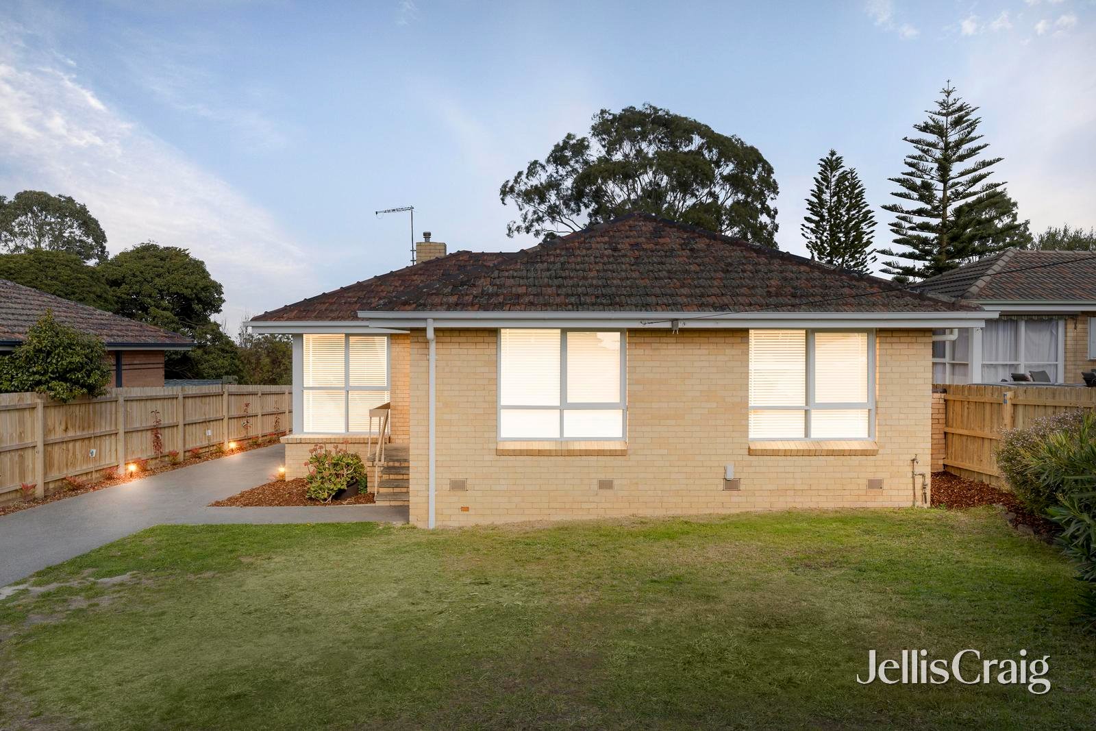 1/22 Nepean Street, Watsonia image 1