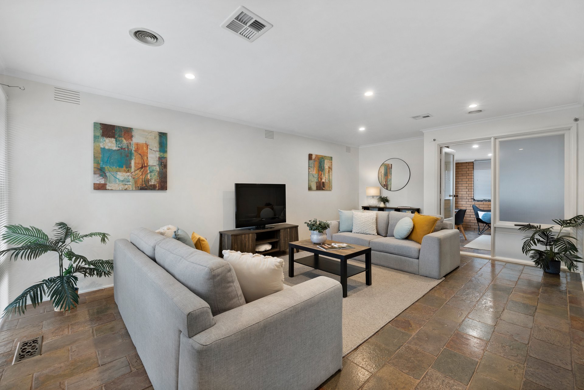 1/22 Panorama Drive, Forest Hill image 3