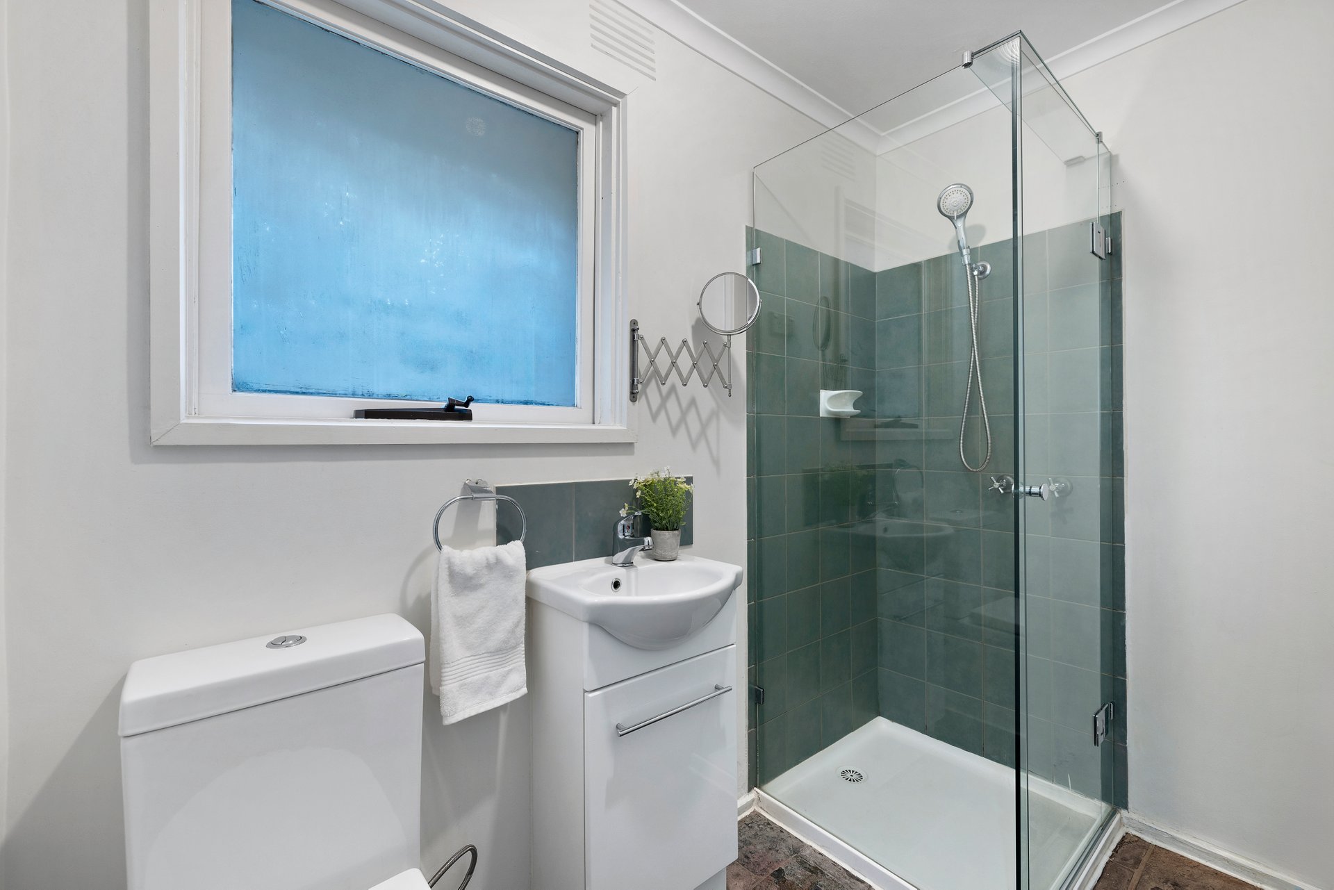 1/22 Panorama Drive, Forest Hill image 12