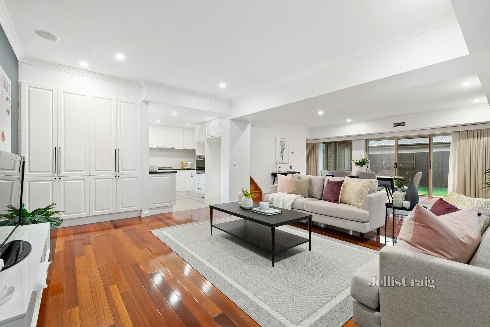 1/22 Roberts Street, Glen Waverley image 2