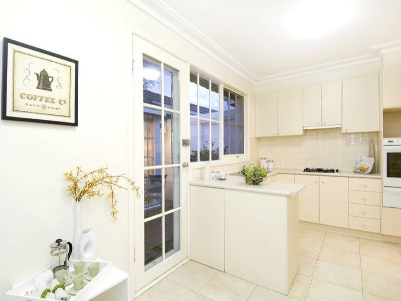 1/22 Russell Street, Camberwell image 5