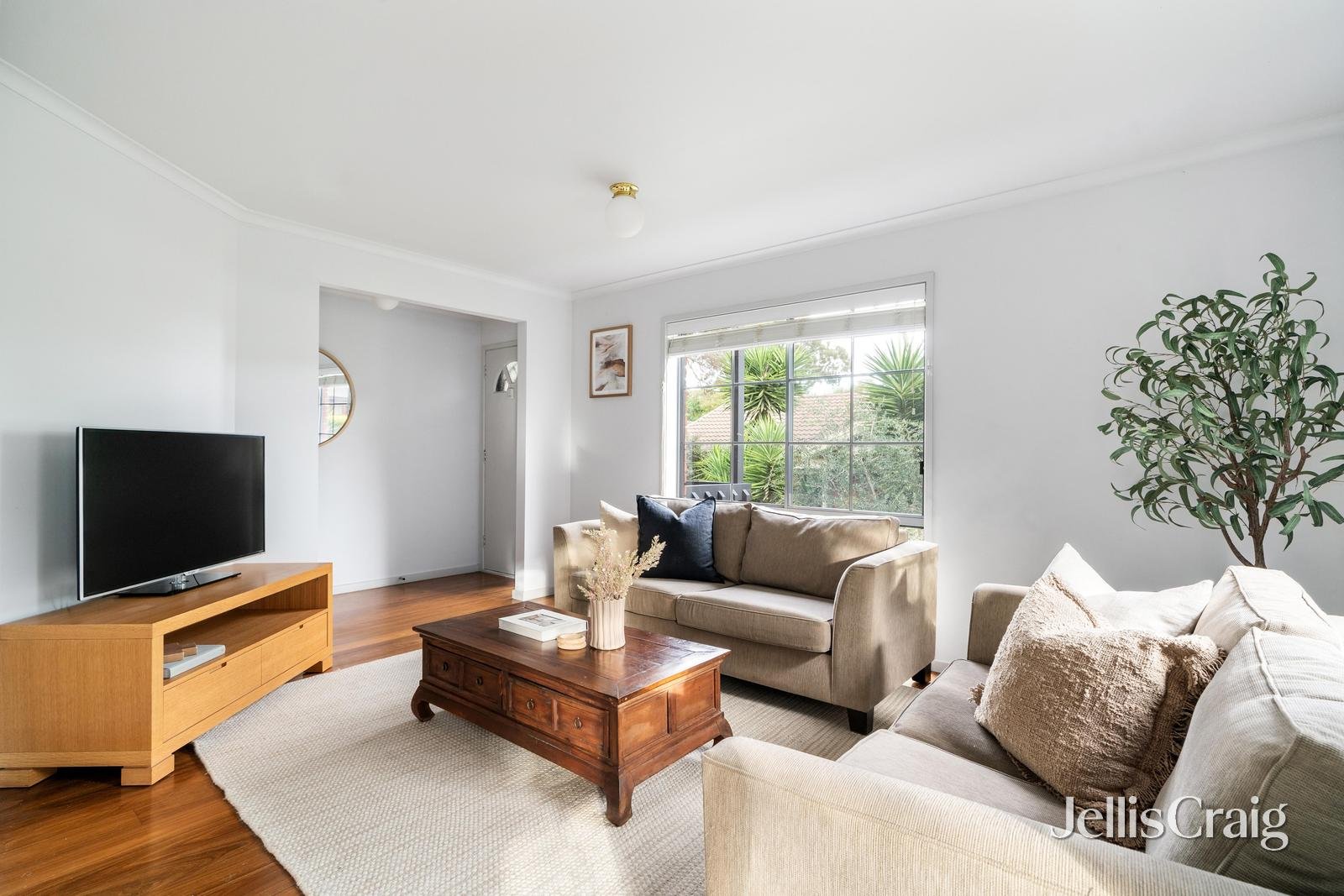 1/22 Silver Street, Eltham image 2