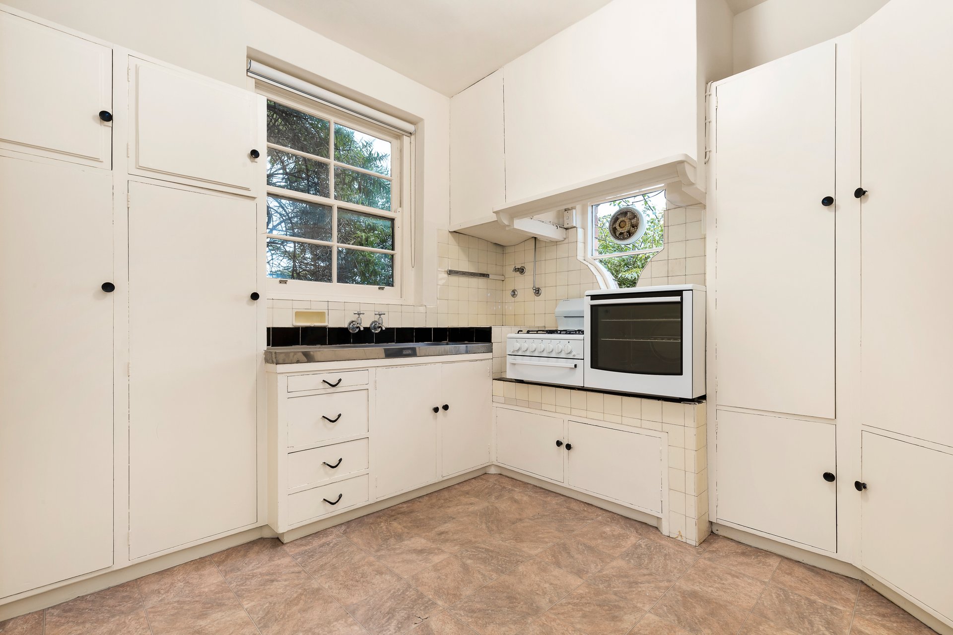 Property Gallery Thumbnail 5