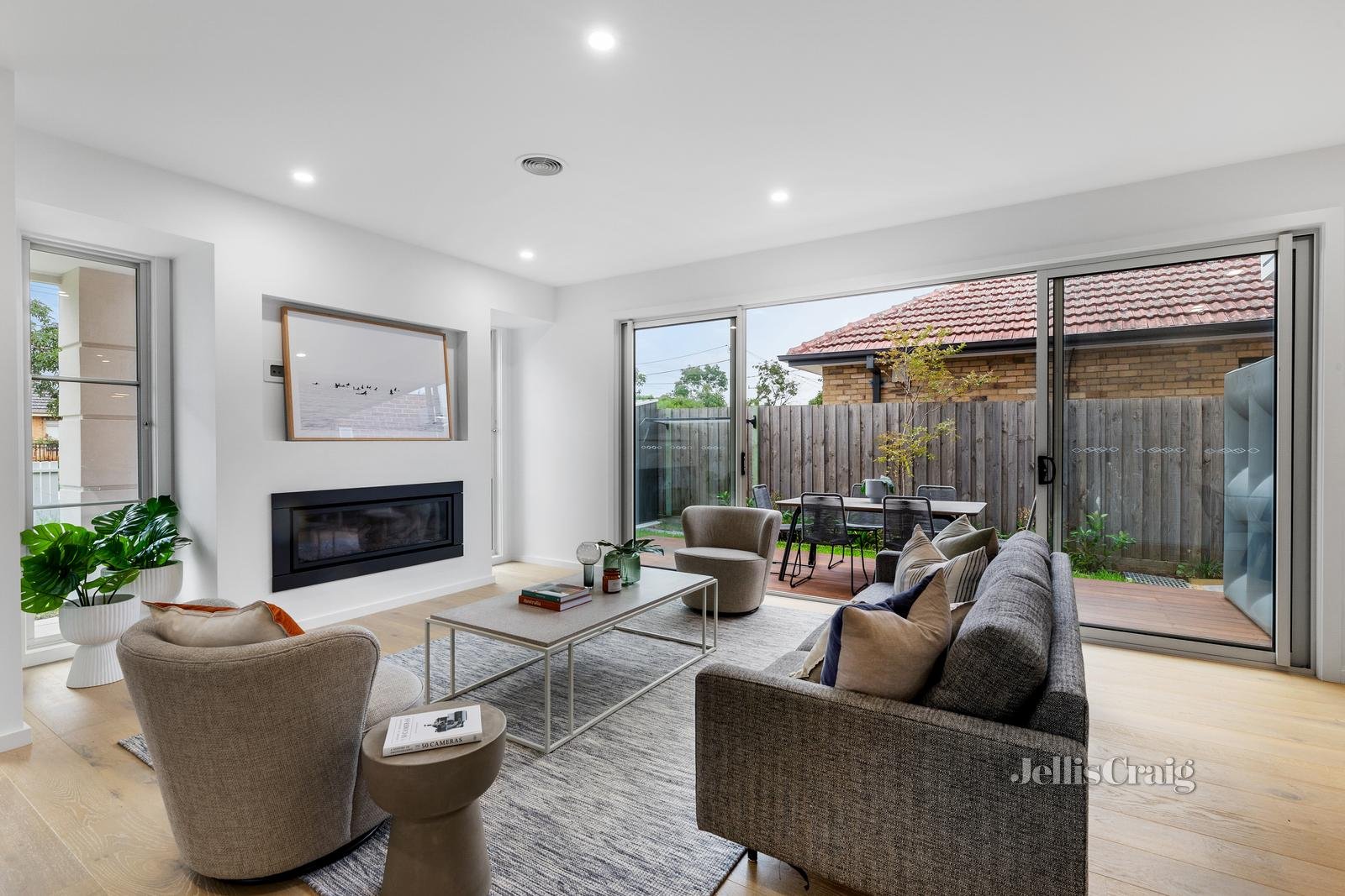 122 Tucker Road, Bentleigh image 2