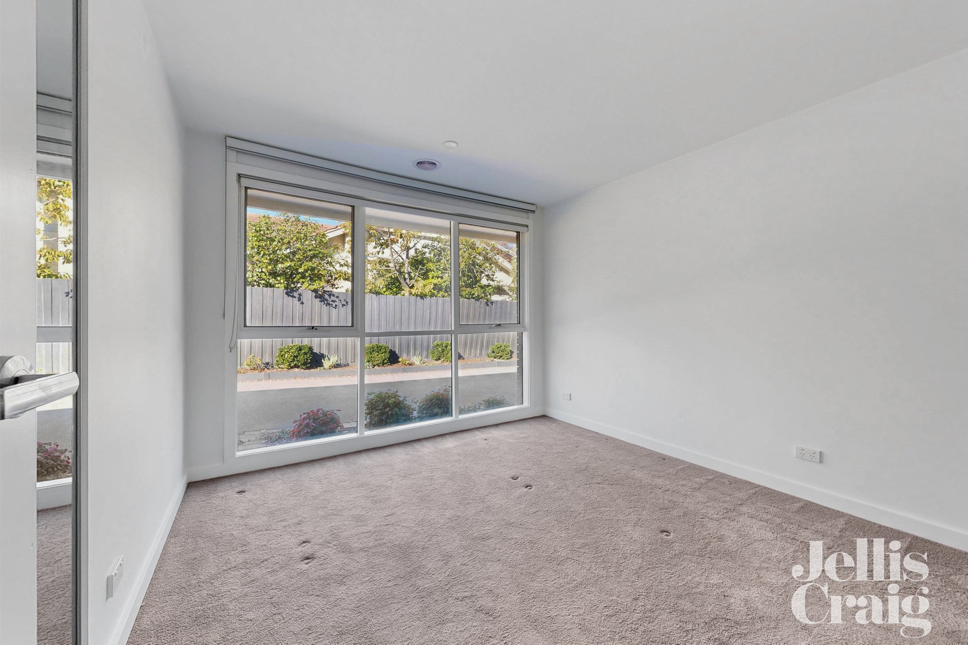 1/22 Weybridge Street, Surrey Hills image 4