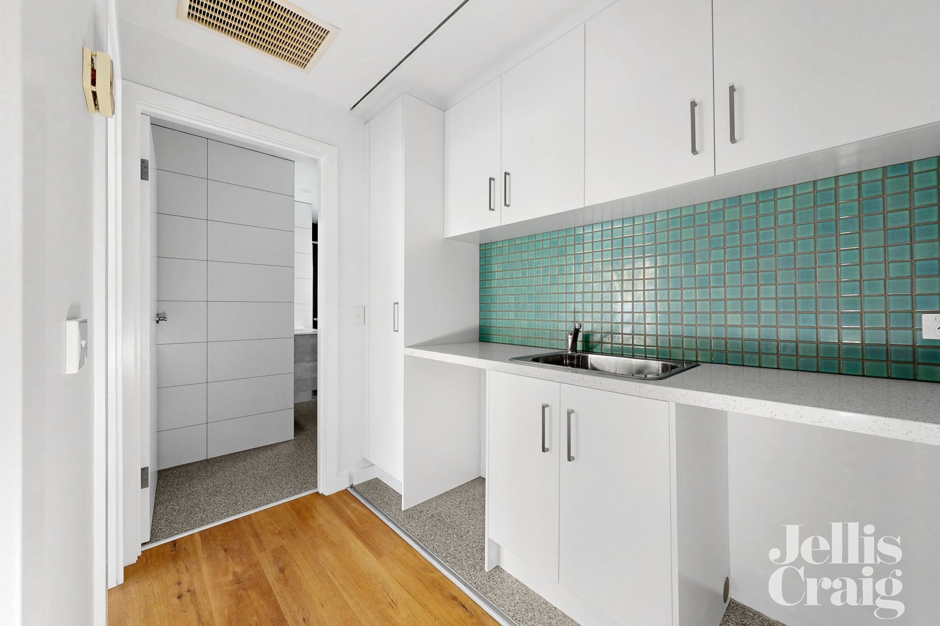 1/22 Weybridge Street, Surrey Hills image 8