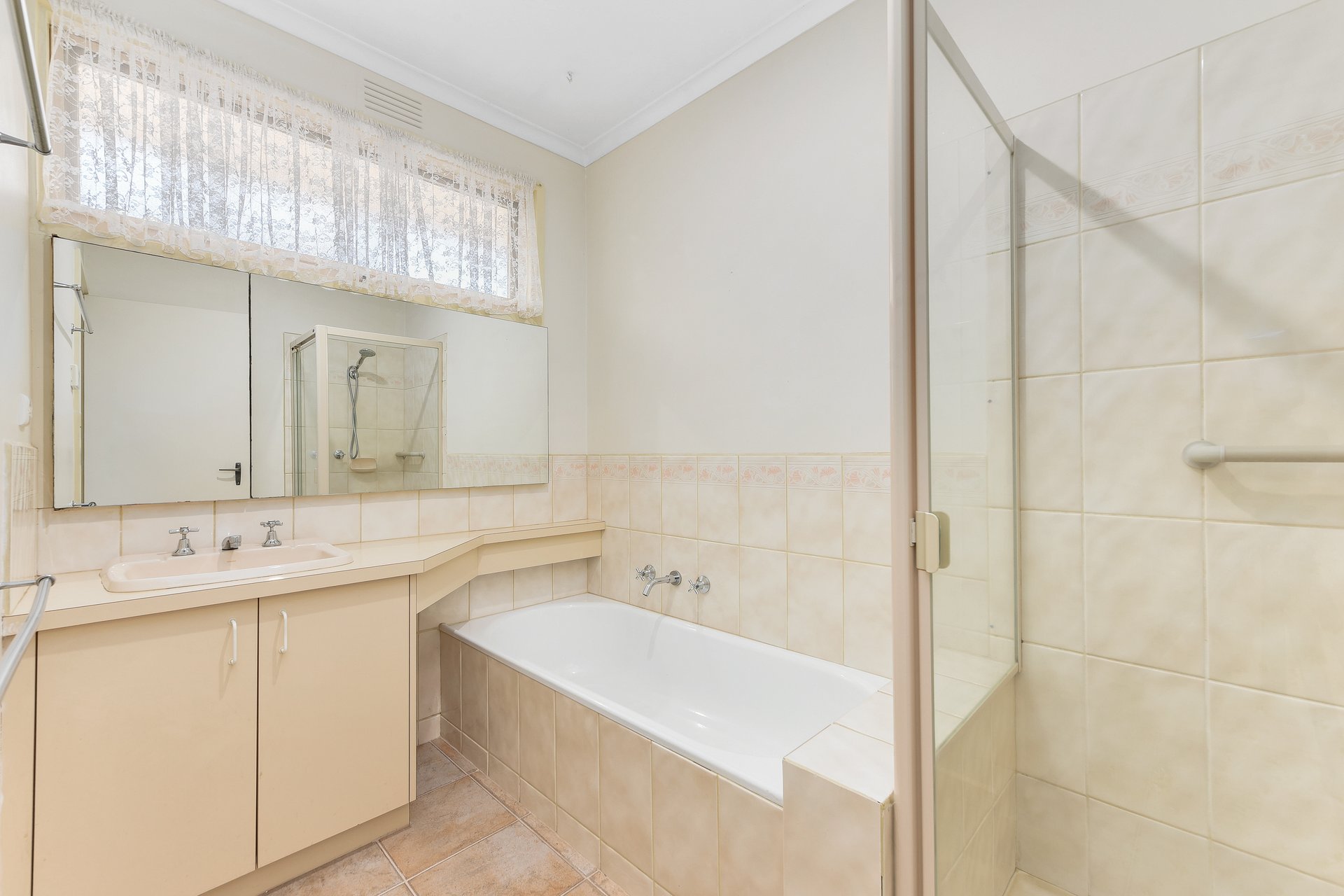 122 Whites Lane, Wheelers&nbsp;Hill image 6