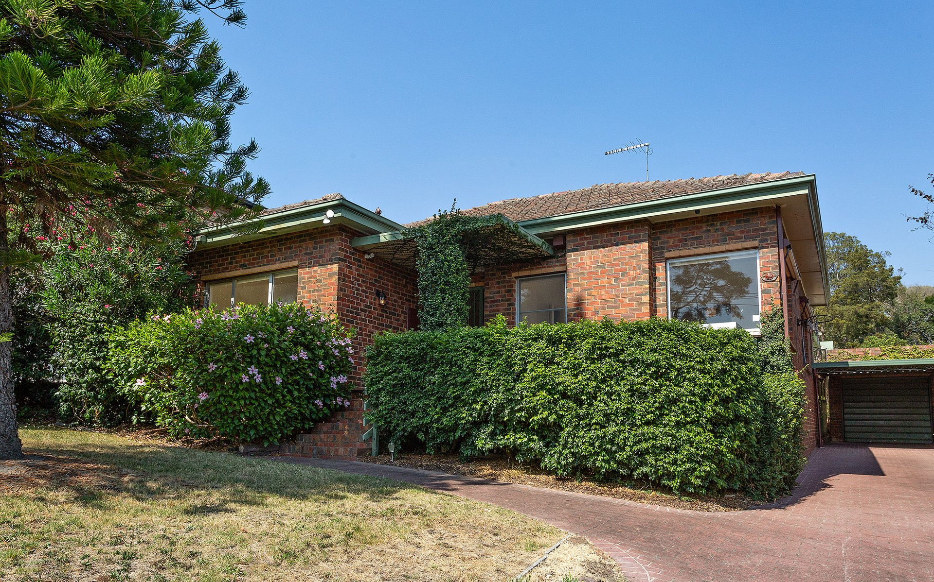 122 Winmalee Road, Balwyn image 1