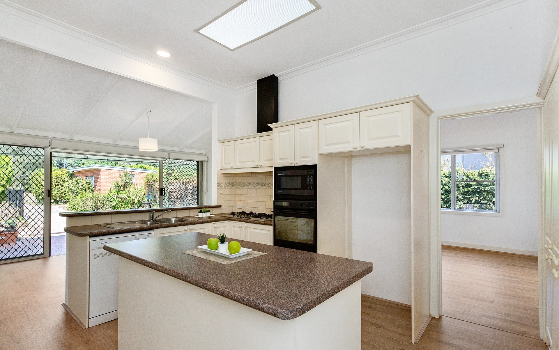 122 Winmalee Road, Balwyn image 2