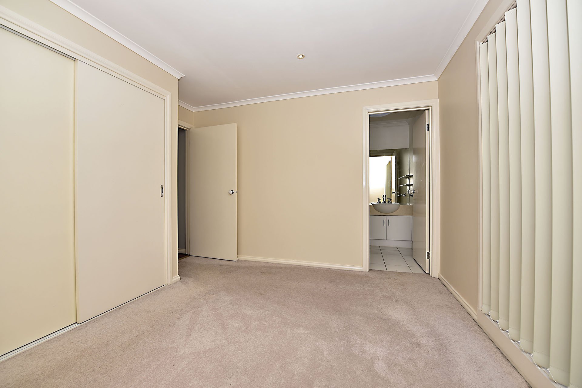 1/220 Huntingdale Road, Huntingdale image 3