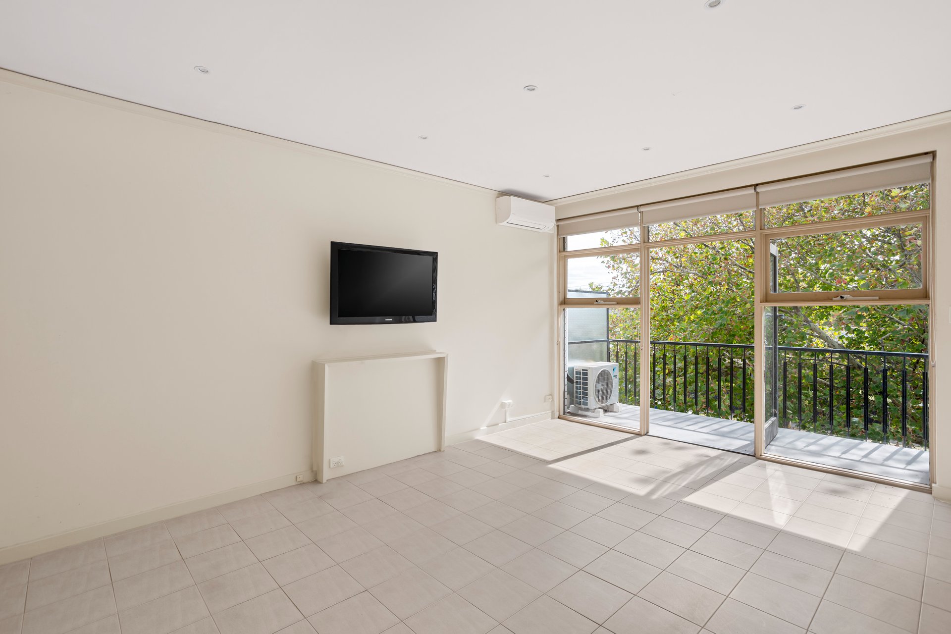 Property Gallery Thumbnail 2