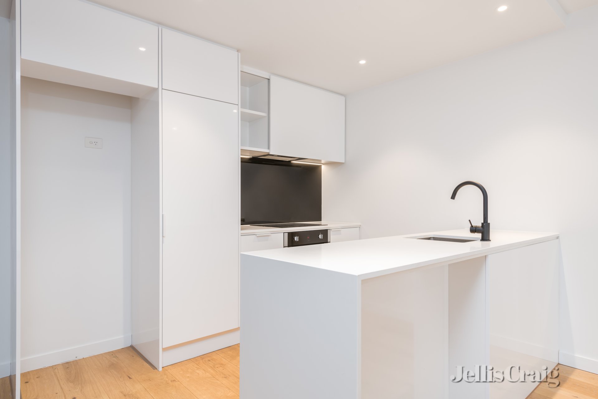 122/24 Barkly Street, Brunswick East image 3