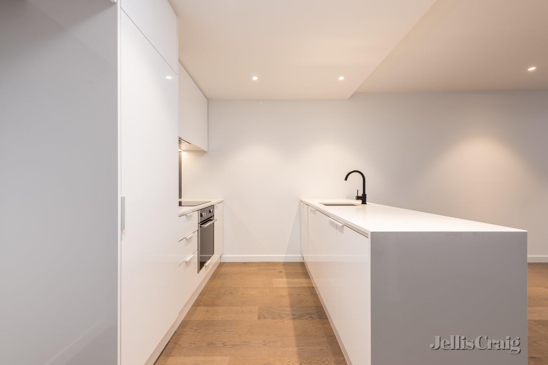 122/24 Barkly Street, Brunswick East image 4
