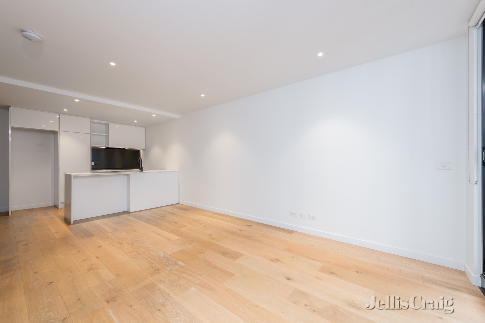 122/24 Barkly Street, Brunswick East image 2