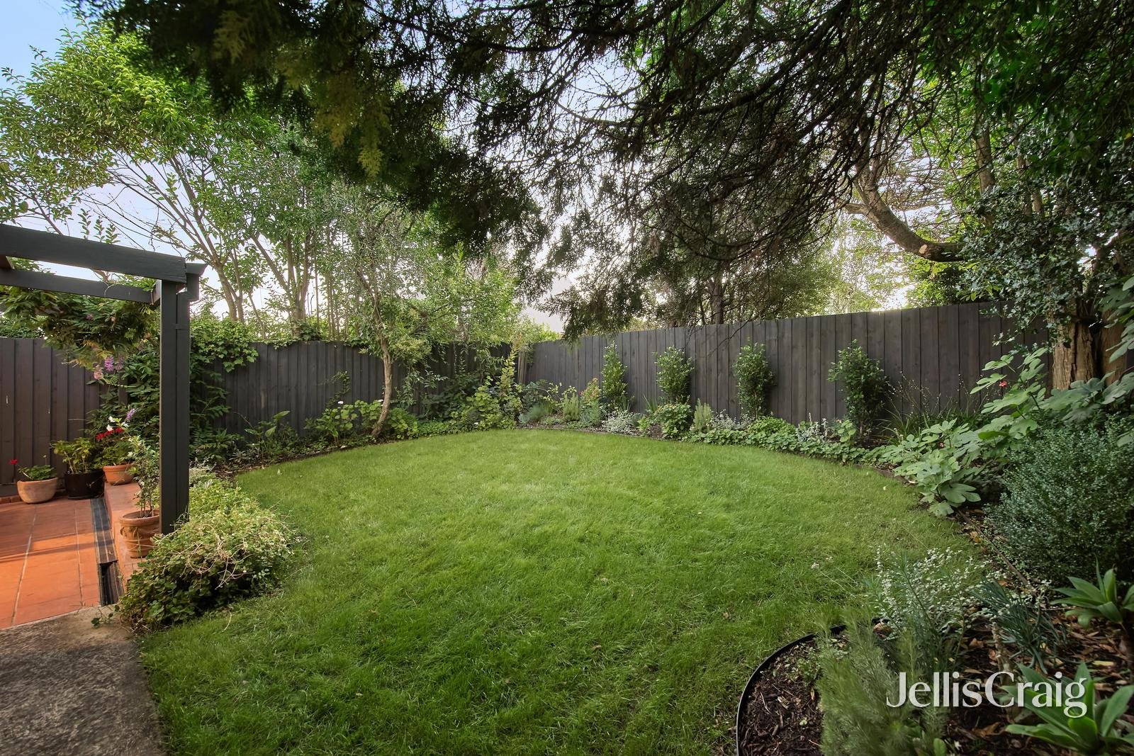 1/223 Elgar Road, Surrey&nbsp;Hills image 8