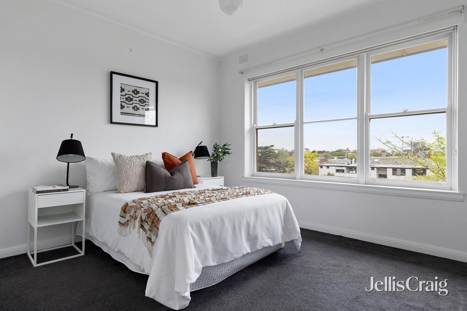12/24 Mathoura Road, Toorak image 8