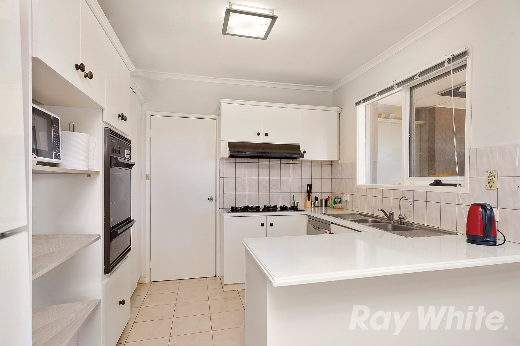1/225 Gallaghers Road, Glen Waverley image 2