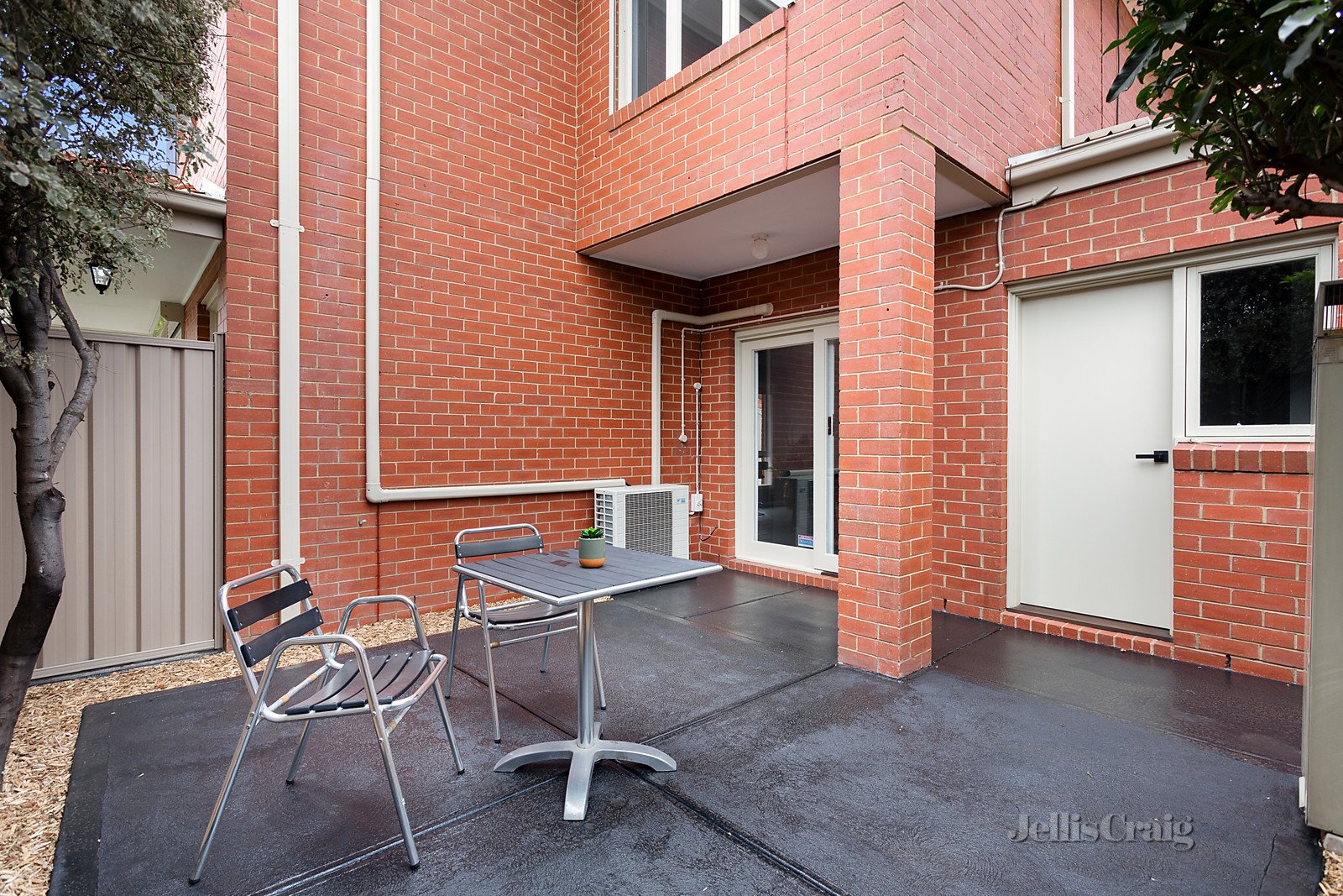 1/225 Maribyrnong Road, Ascot Vale image 6