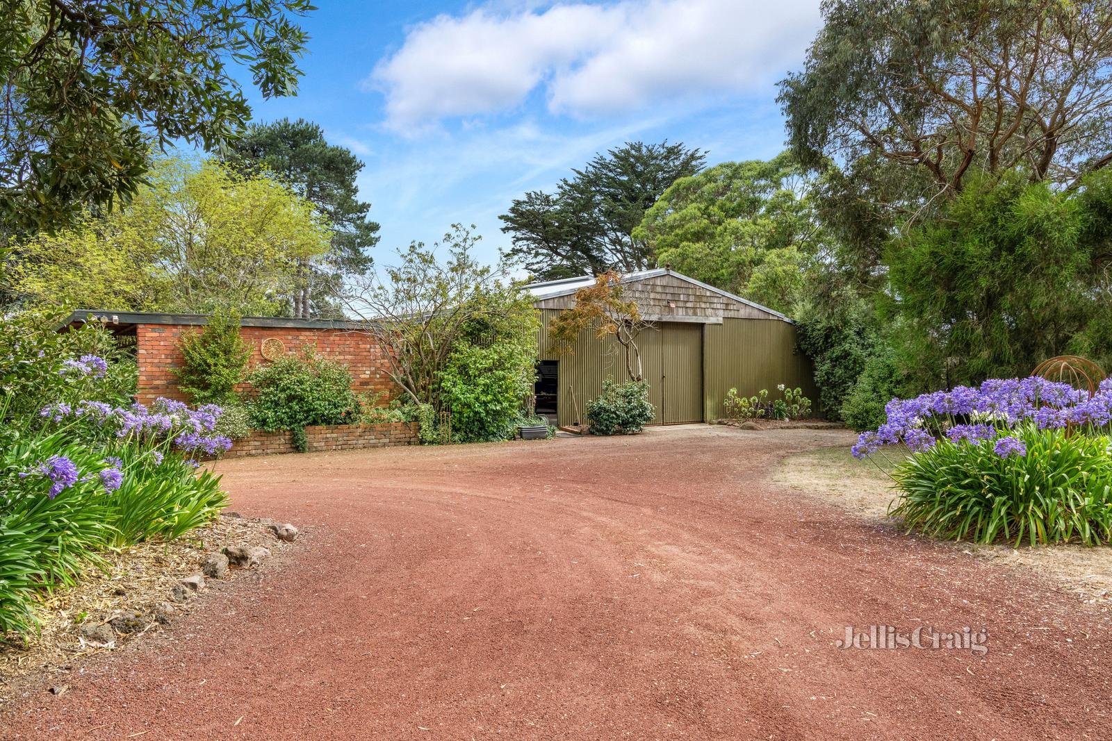 1225 Midland Highway, Sulky image 5