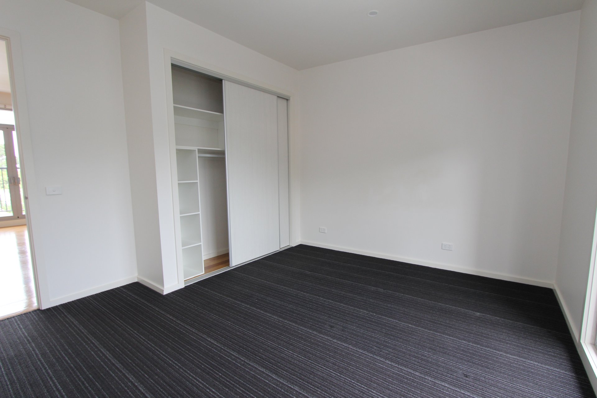 Property Gallery Thumbnail 11