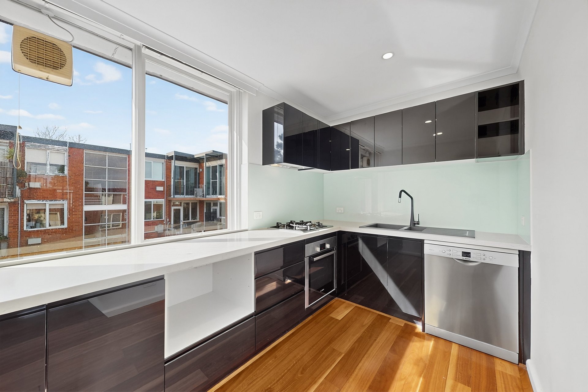 12/26 Fulton Street, St Kilda East image 1