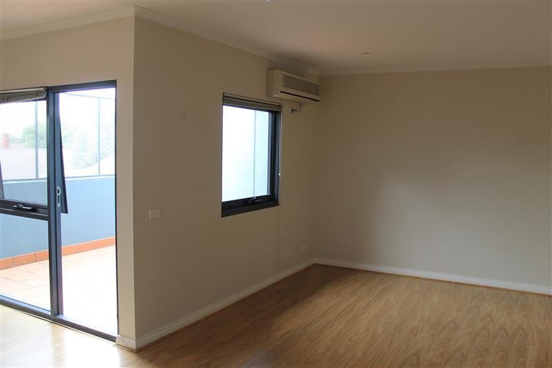 12/267 Centre Road, Bentleigh image 8