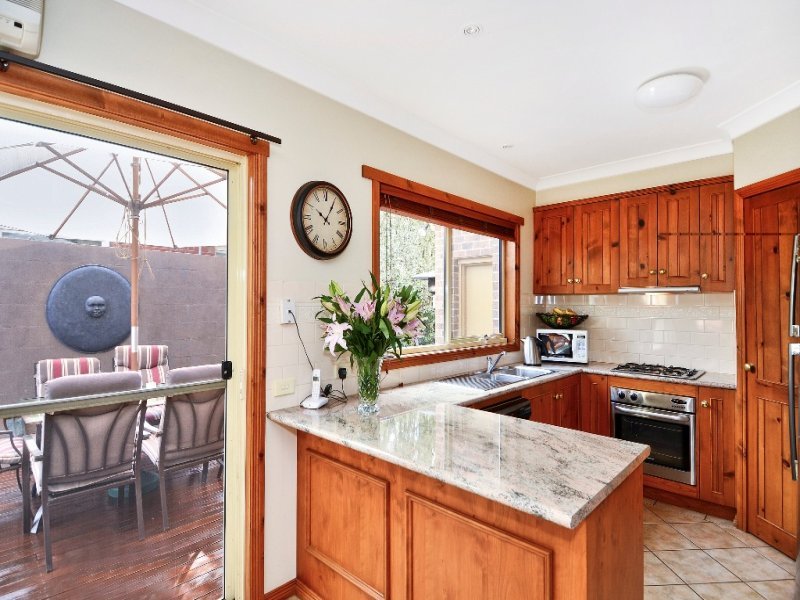 1/227 Yarra Street, South Geelong image 2