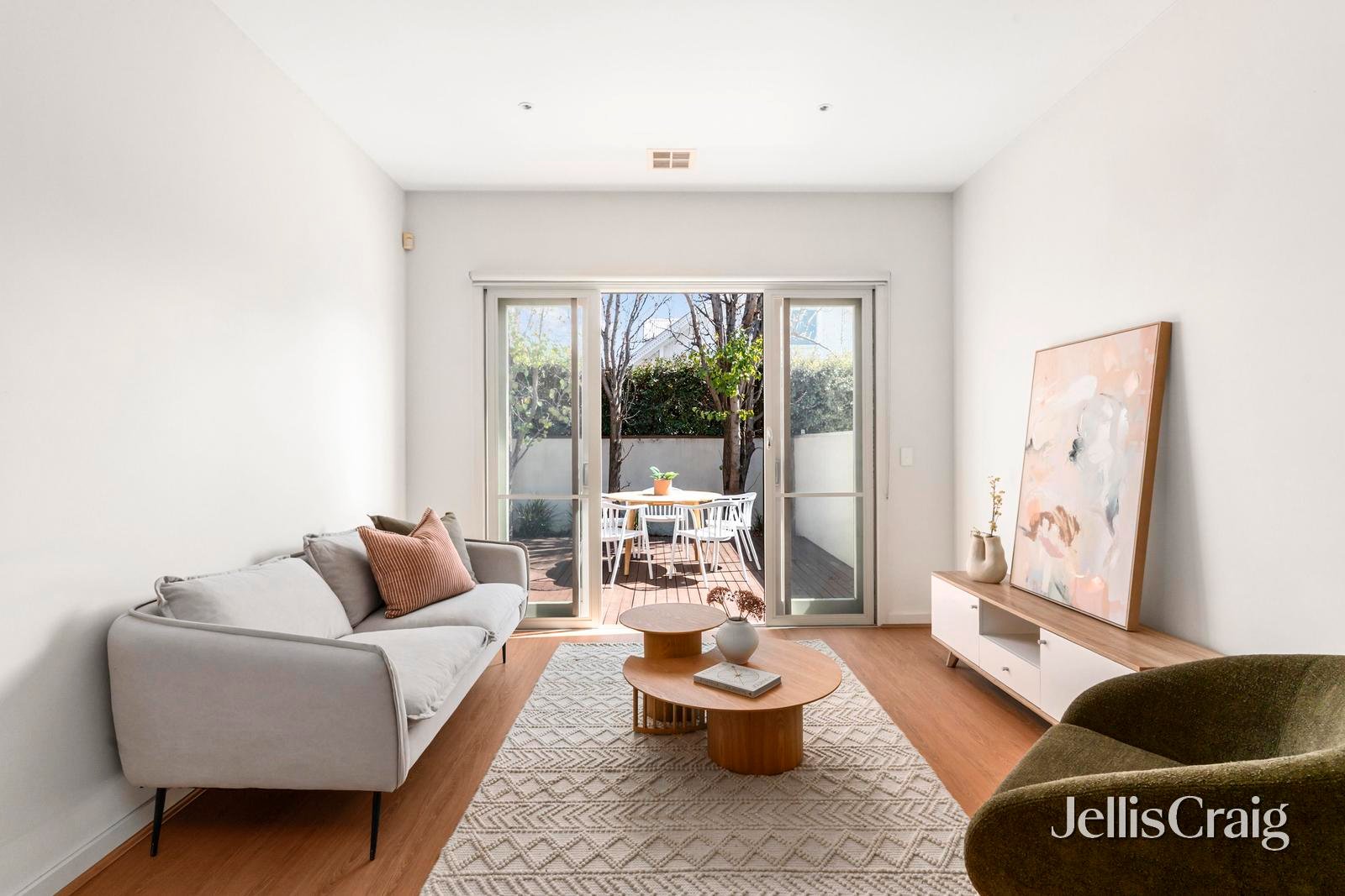 1/22A Violet Street, Essendon image 2