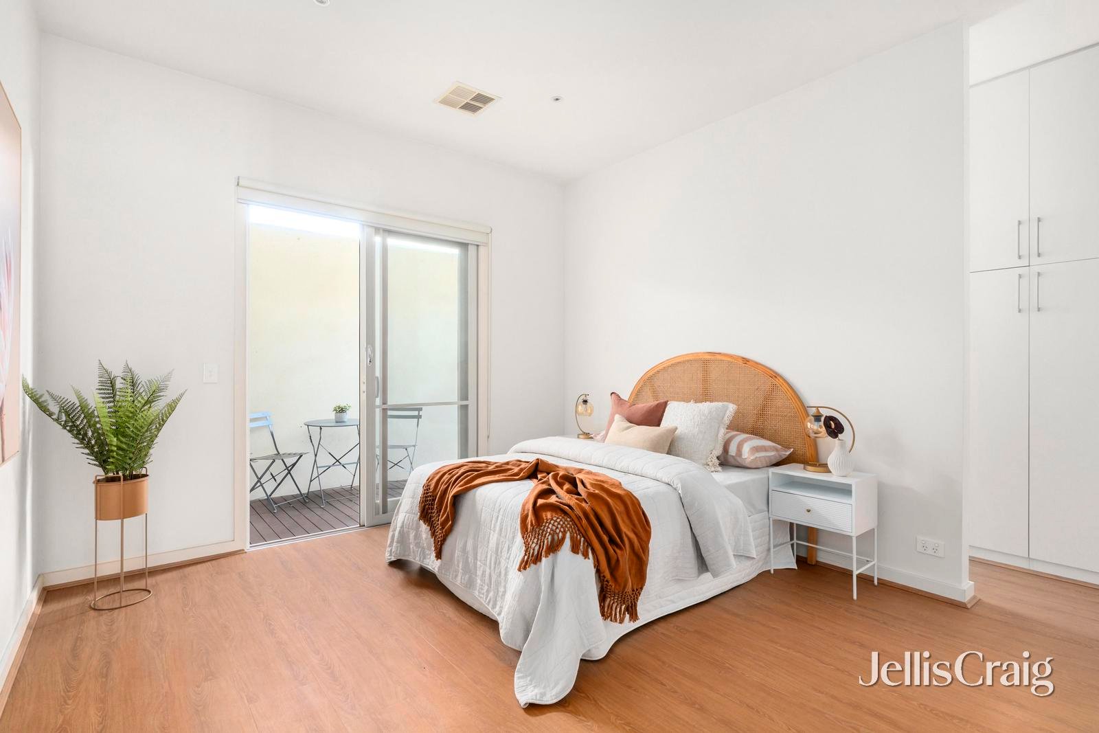 1/22A Violet Street, Essendon image 6
