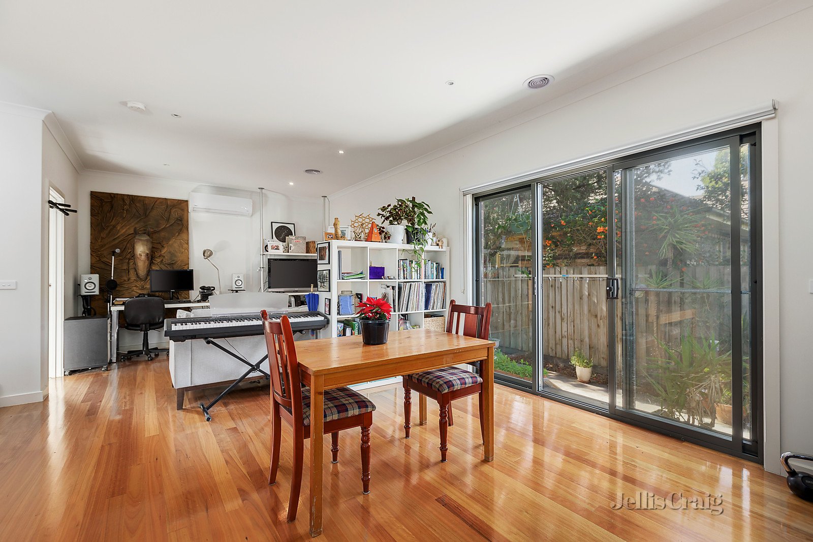 1/23-25 Mclean Street, Brunswick West image 2