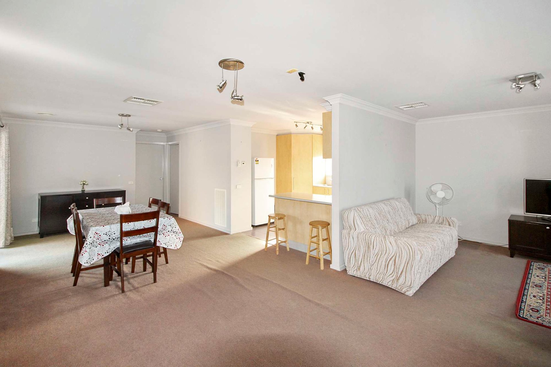 1/23 Bayfield Court, Newcomb image 3