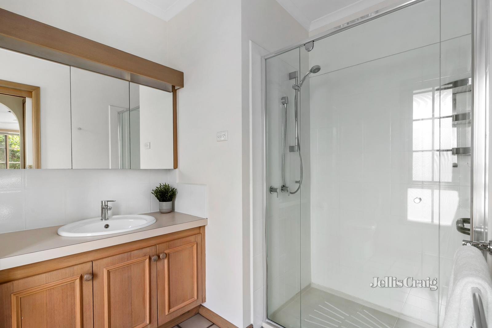1/23 Clyde Street, Glen Iris image 7