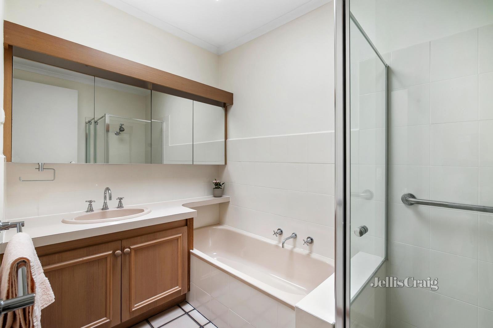 1/23 Clyde Street, Glen Iris image 9