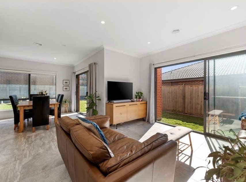 123 Evans Drive, Croydon image 2