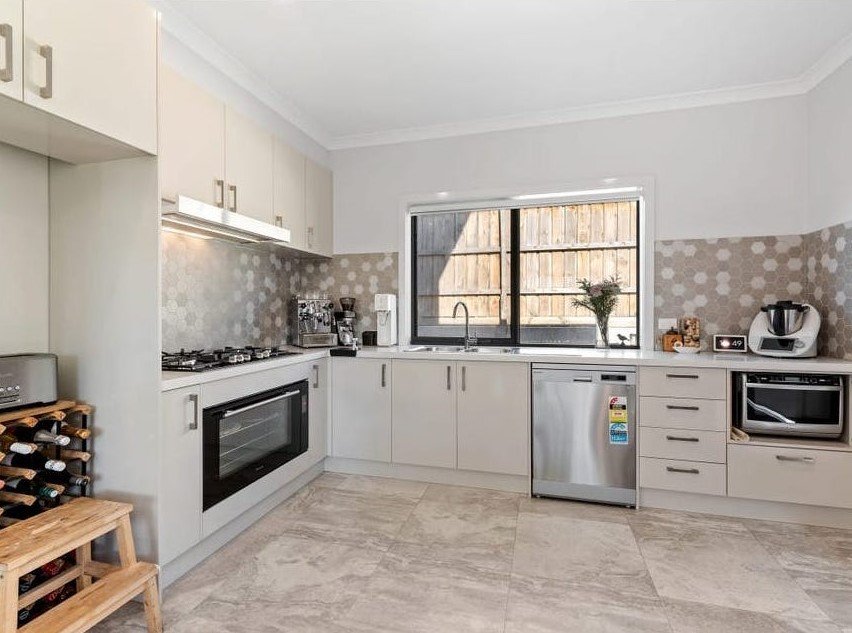 123 Evans Drive, Croydon image 3