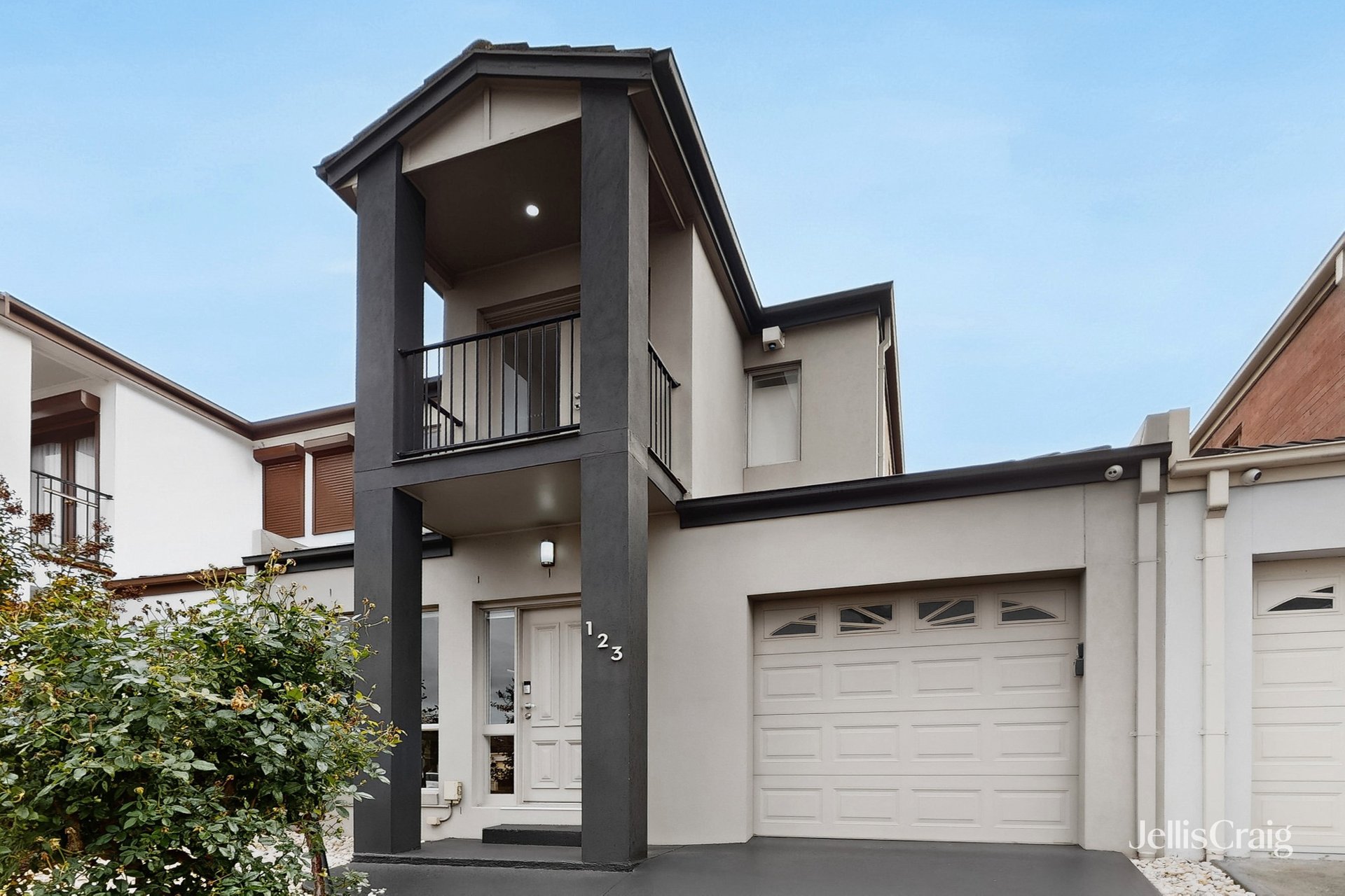 123 Gowanbrae Drive, Gowanbrae image 1