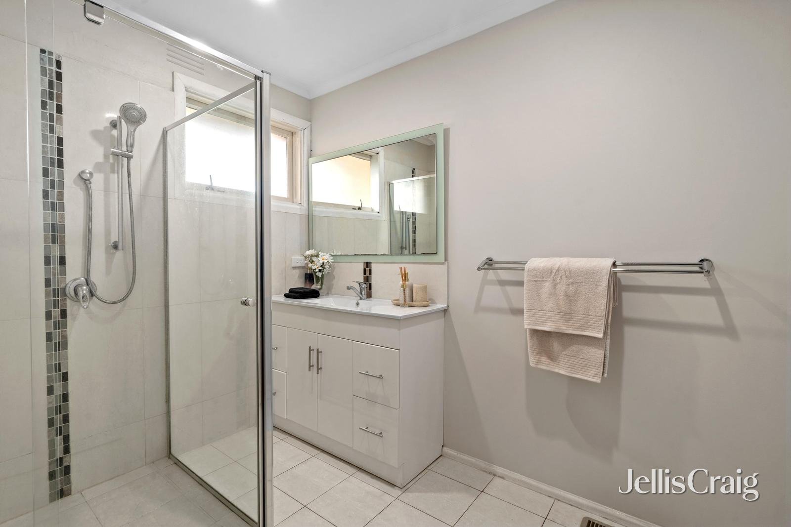 123 Lawrence Road, Mount Waverley image 7